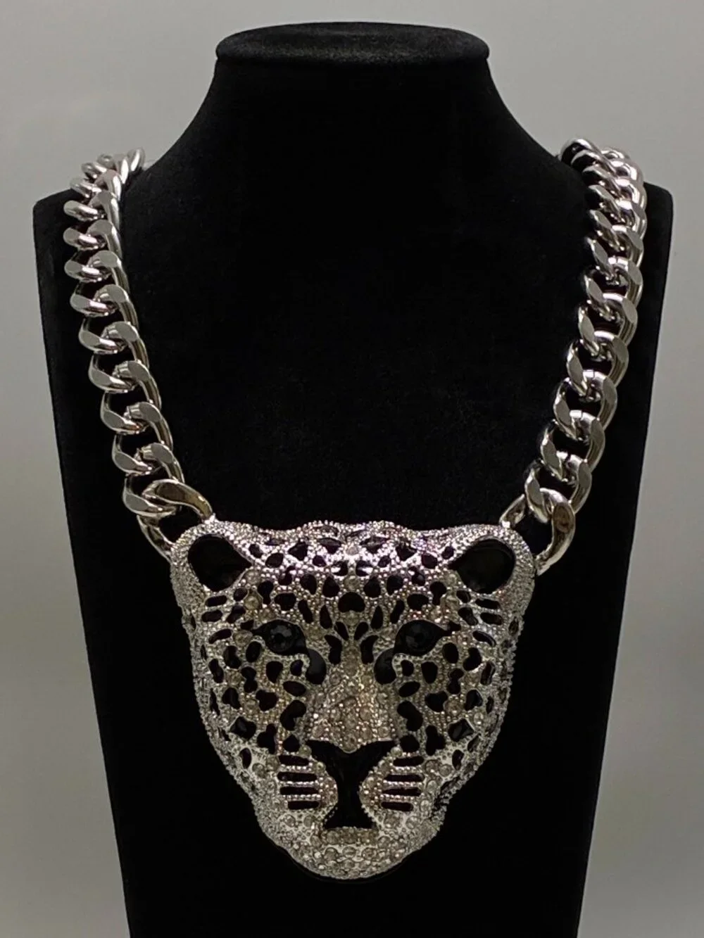 Chunky Silver Leopard Face Curb Chain Statement Necklace Heart Clasp